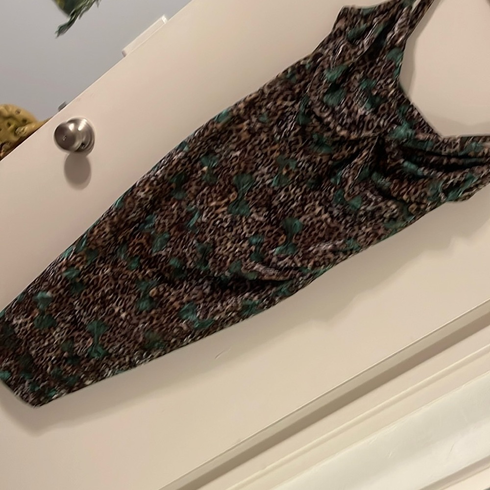 Gently used 1 time midi xl Tatyana very cute with stretch animal print with bows - Picture 6 of 8